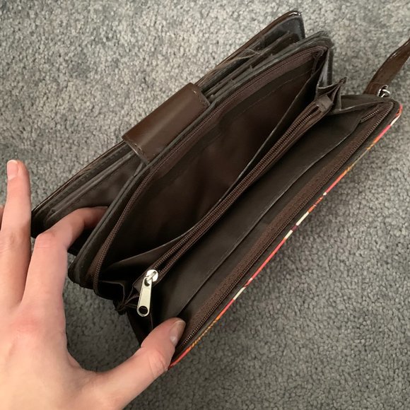 Patterned Flowered Wallet - Picture 3 of 6